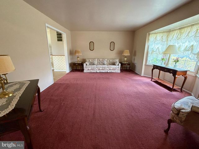 10 ARGO DR, Sewell, NJ 08080