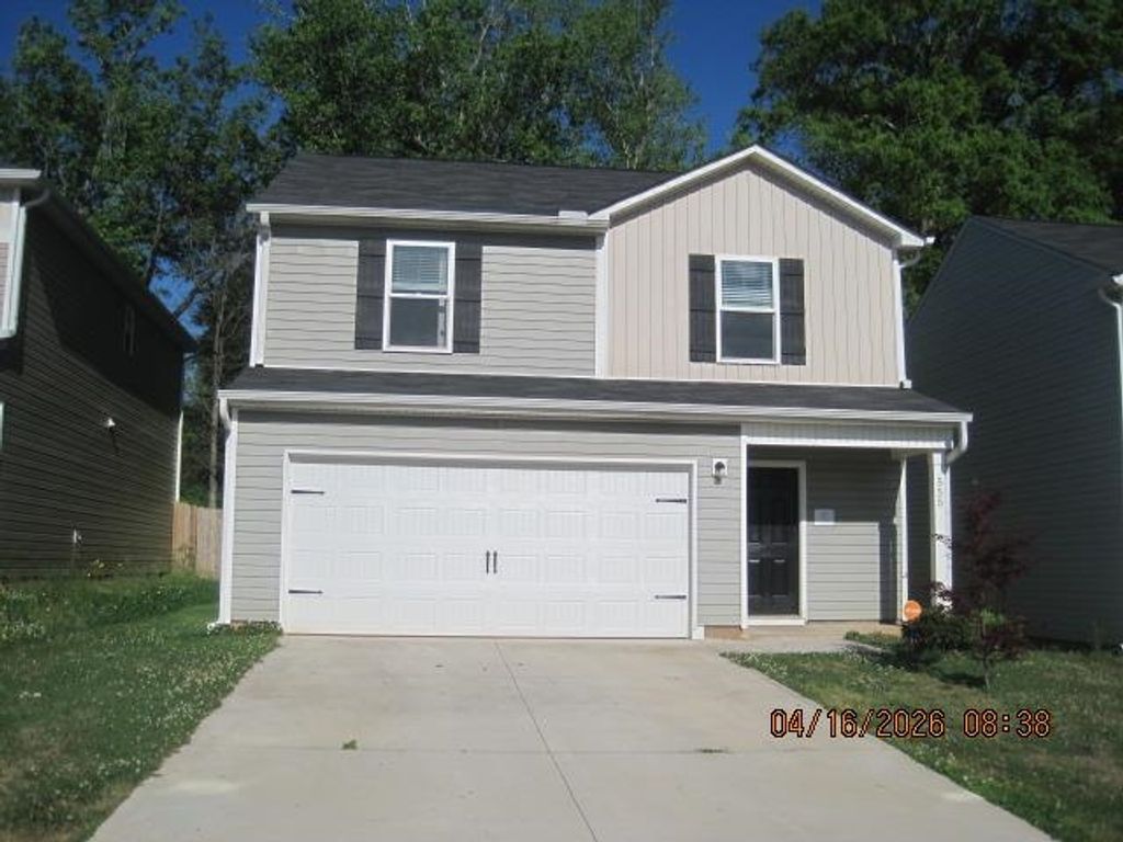 555 Dayspring Drive, Inman, SC 29349