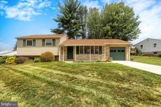 901 W FOXCROFT DR, Camp Hill, PA 17011