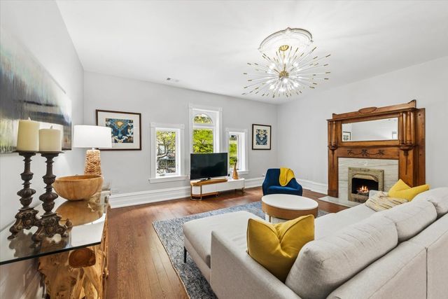 42 E CEDAR Street 3, Chicago, IL 60611