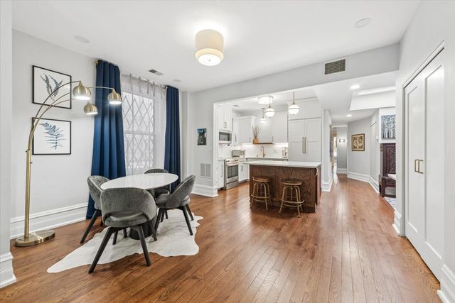 42 E CEDAR Street 3, Chicago, IL 60611