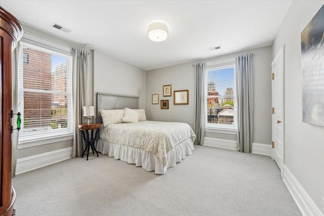 42 E CEDAR Street 3, Chicago, IL 60611