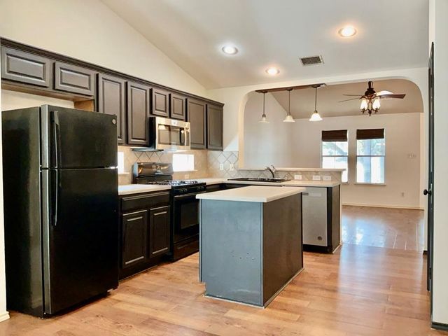 1023 Rawhide TRL, Cedar Park, TX 78613