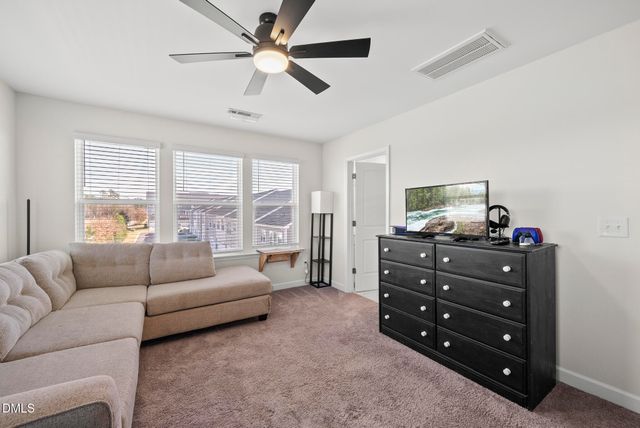 935 Parkstone Towne Boulevard, Knightdale, NC 27545