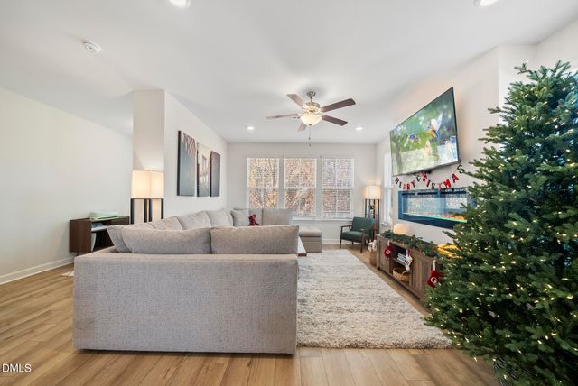 935 Parkstone Towne Boulevard, Knightdale, NC 27545