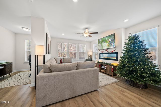 935 Parkstone Towne Boulevard, Knightdale, NC 27545