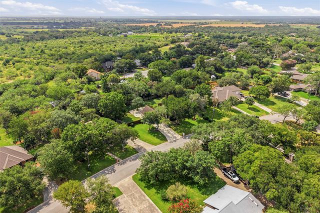 221 Montwood, Seguin, TX 78155
