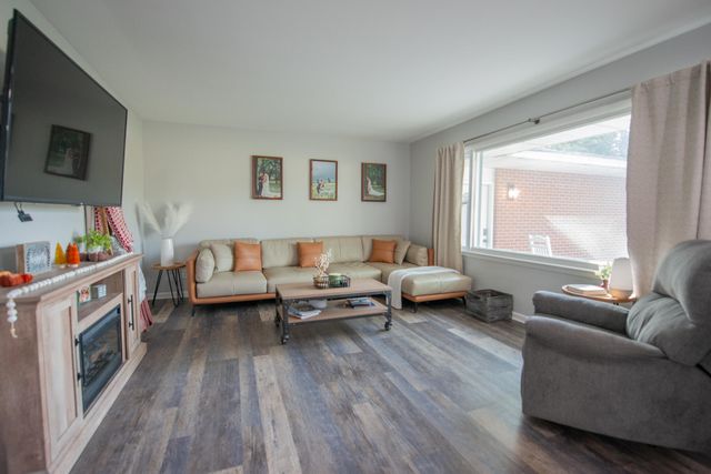 159 E 700 S, Kouts, IN 46347