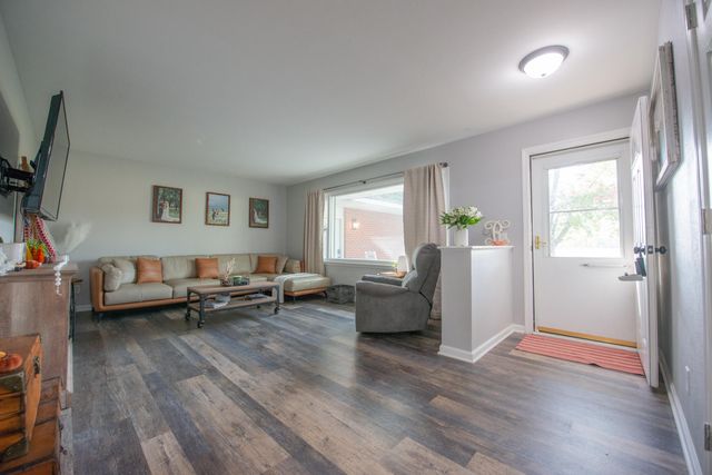 159 E 700 S, Kouts, IN 46347