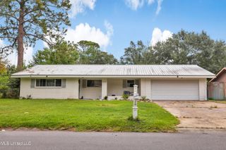 6205 Browning Drive, Ocean Springs, MS 39564