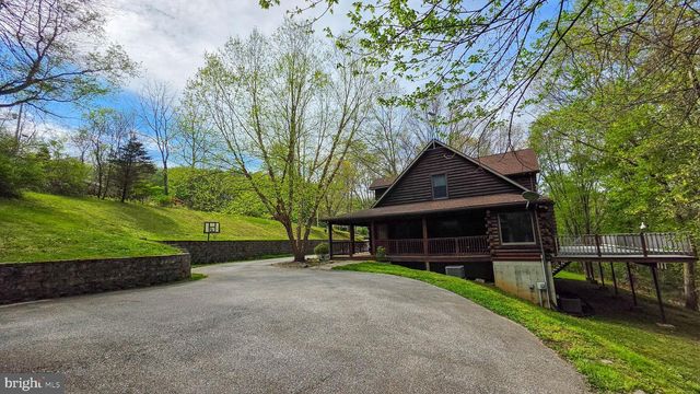 11311 WILDBERRY CT, Glen Rock, PA 17327