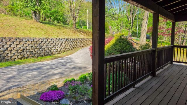 11311 WILDBERRY CT, Glen Rock, PA 17327