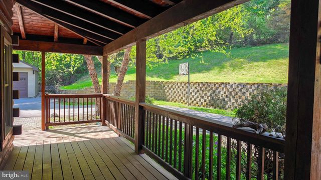 11311 WILDBERRY CT, Glen Rock, PA 17327