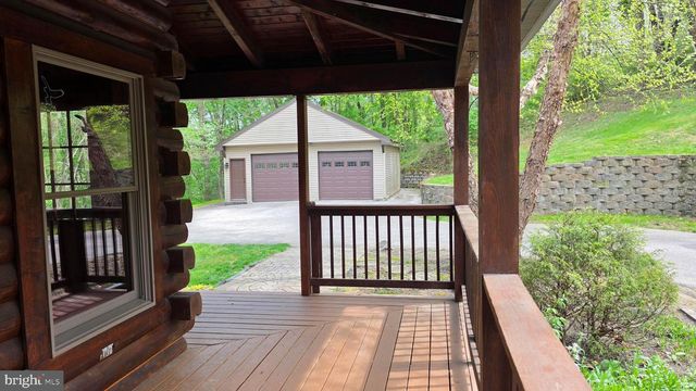 11311 WILDBERRY CT, Glen Rock, PA 17327