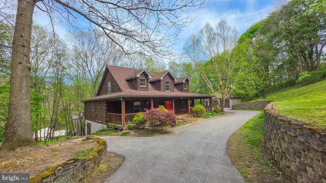11311 WILDBERRY CT, Glen Rock, PA 17327