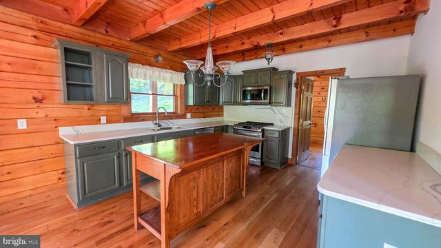 11311 WILDBERRY CT, Glen Rock, PA 17327