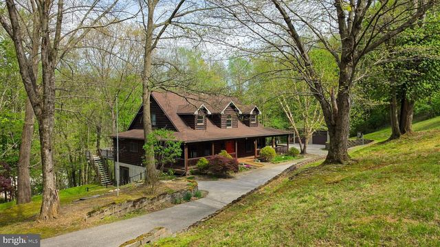 11311 WILDBERRY CT, Glen Rock, PA 17327