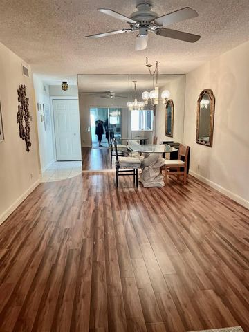 2161 NE 1st Court 102, Boynton Beach, FL 33435