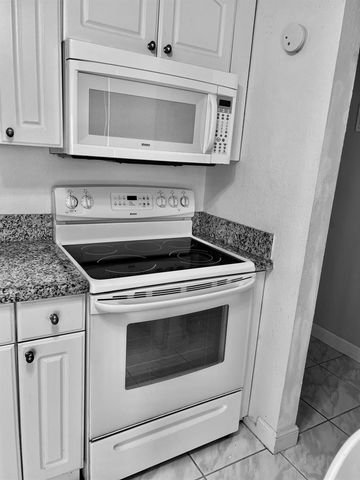 2161 NE 1st Court 102, Boynton Beach, FL 33435