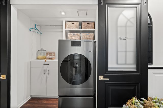 6512 N Winwood Drive, Johnston, IA 50131