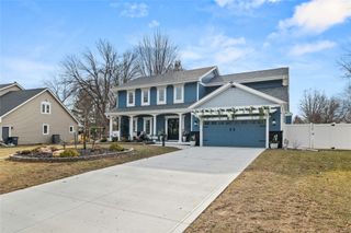6512 N Winwood Drive, Johnston, IA 50131