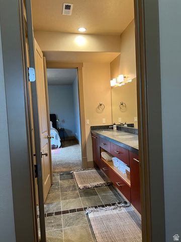 47 S MEADOW DR, Springville, UT 84663