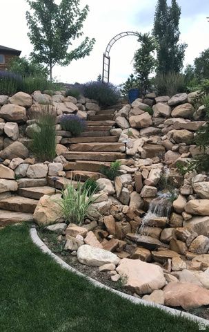 47 S MEADOW DR, Springville, UT 84663