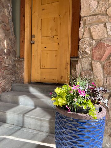 47 S MEADOW DR, Springville, UT 84663