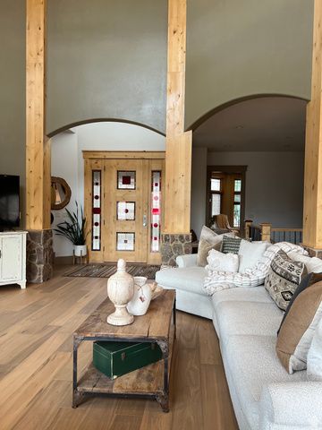 47 S MEADOW DR, Springville, UT 84663