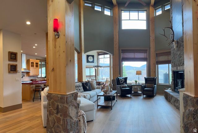 47 S MEADOW DR, Springville, UT 84663