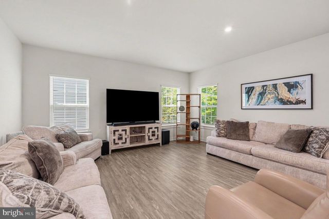 102 ELMSLEY LN, Stafford, VA 22554