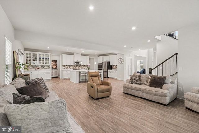 102 ELMSLEY LN, Stafford, VA 22554