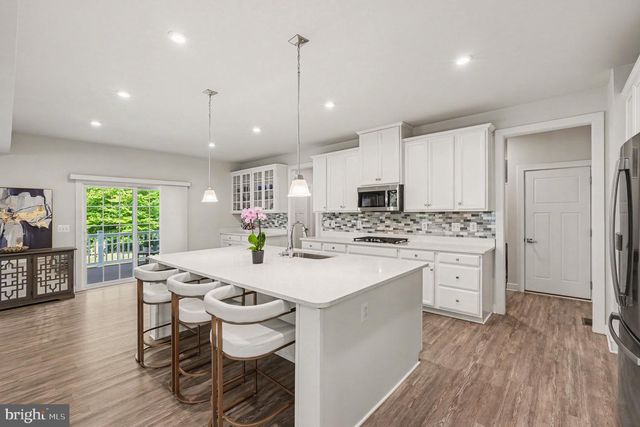 102 ELMSLEY LN, Stafford, VA 22554
