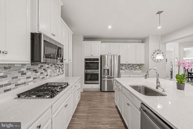 102 ELMSLEY LN, Stafford, VA 22554