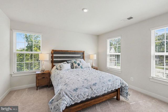 102 ELMSLEY LN, Stafford, VA 22554