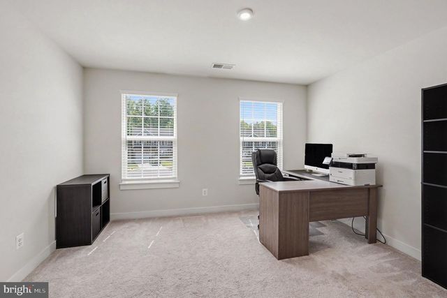 102 ELMSLEY LN, Stafford, VA 22554