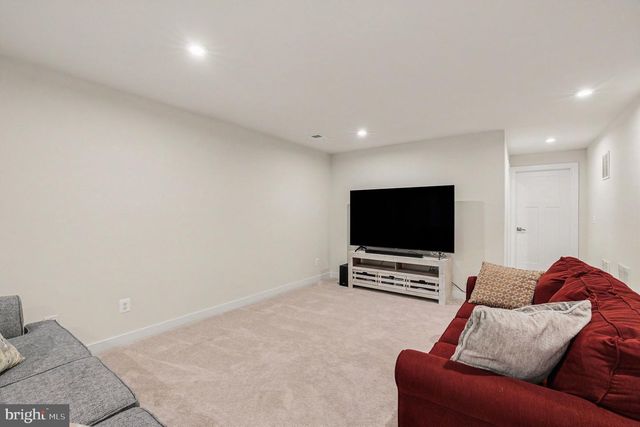 102 ELMSLEY LN, Stafford, VA 22554