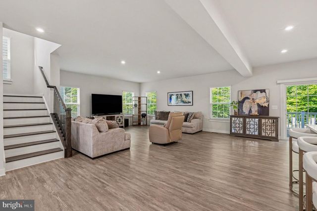 102 ELMSLEY LN, Stafford, VA 22554