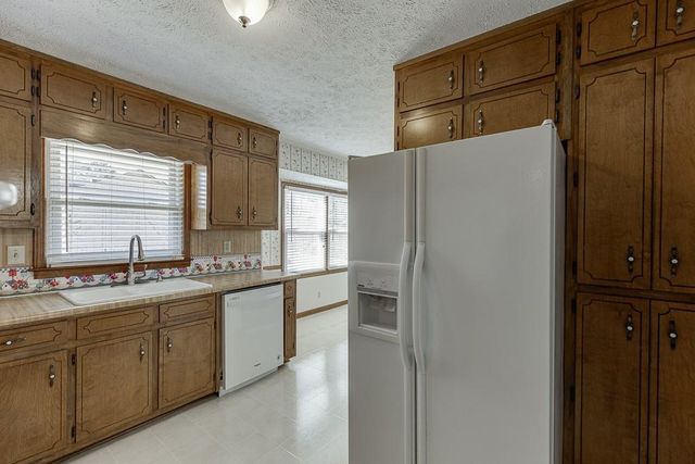 517 Cole Drive, Lilburn, GA 30047