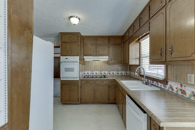 517 Cole Drive, Lilburn, GA 30047