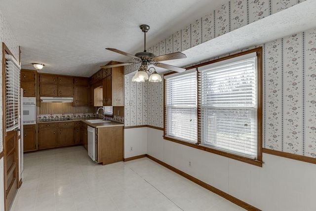 517 Cole Drive, Lilburn, GA 30047