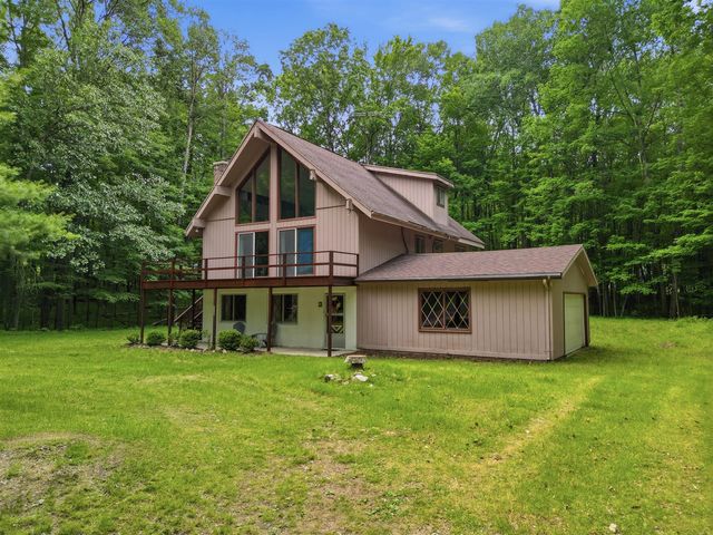 9352 W Circle Drive, Canadian Lakes, MI 49346