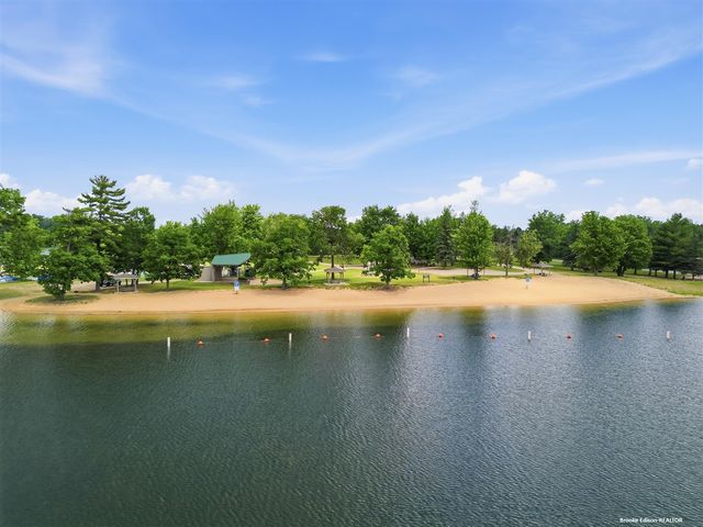 9352 W Circle Drive, Canadian Lakes, MI 49346