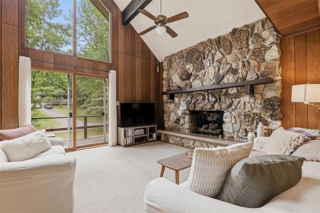 9352 W Circle Drive, Canadian Lakes, MI 49346
