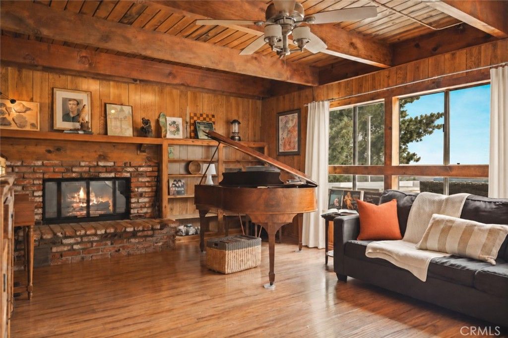 1284 Cortina, Lake Arrowhead, CA 92352