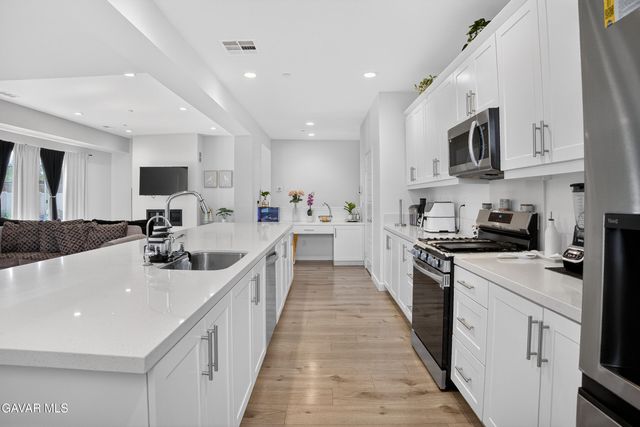 38018 Periwinkle Place, Palmdale, CA 93550