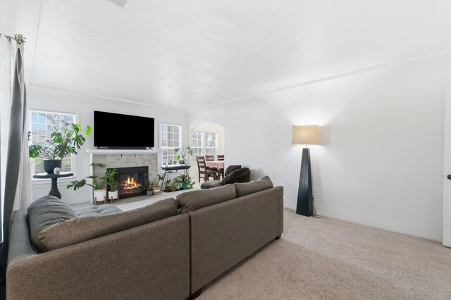 4570 E Tulare Street, Fresno, CA 93702