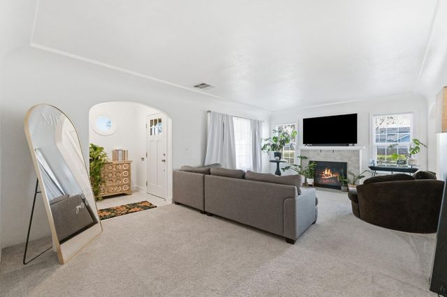 4570 E Tulare Street, Fresno, CA 93702