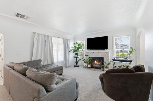 4570 E Tulare Street, Fresno, CA 93702