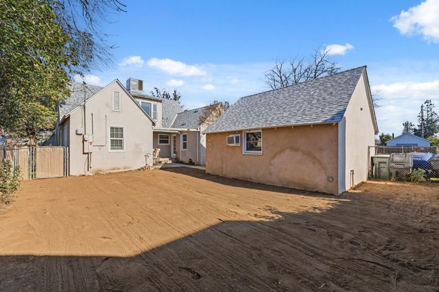 4570 E Tulare Street, Fresno, CA 93702